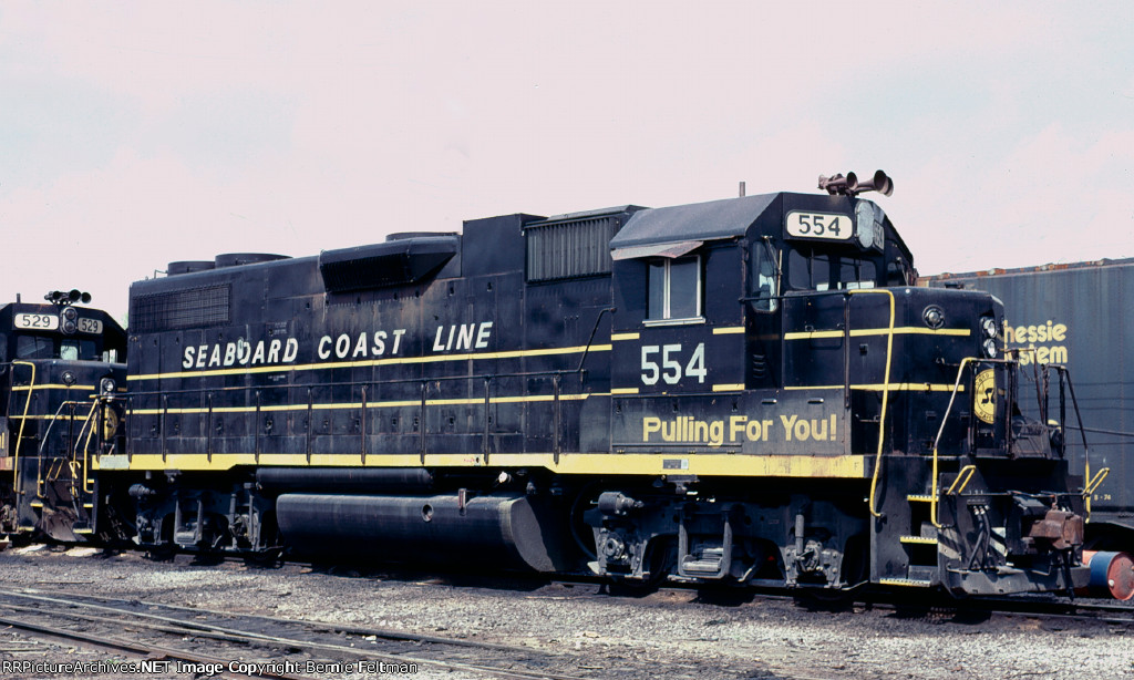 Seaboard Coast Line GP38-2 #554 on the shop track 